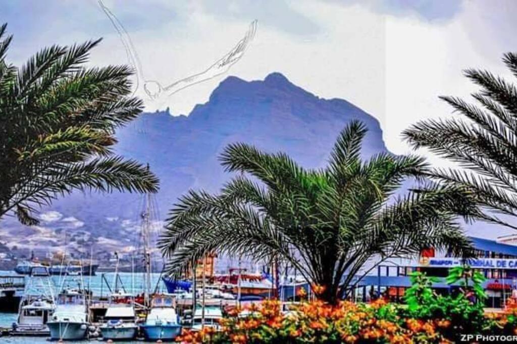 Lovely In Center Apartment Mindelo